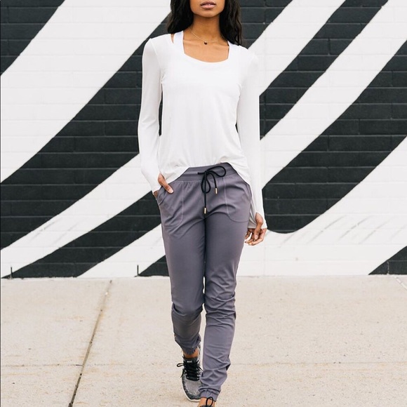 Navy Peak Zipper Jogger Zyia Top 
